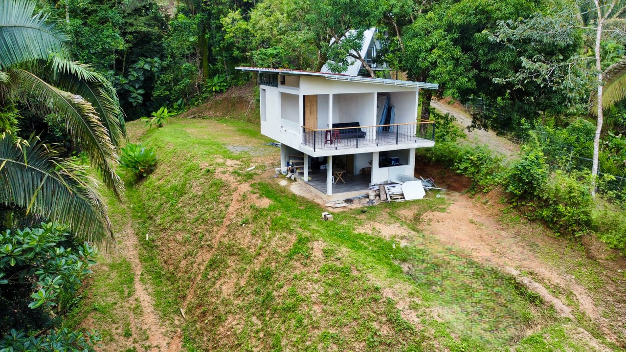 Investment Opportunity in Playa Hermosa – Fixer-Upper with Great Potential!