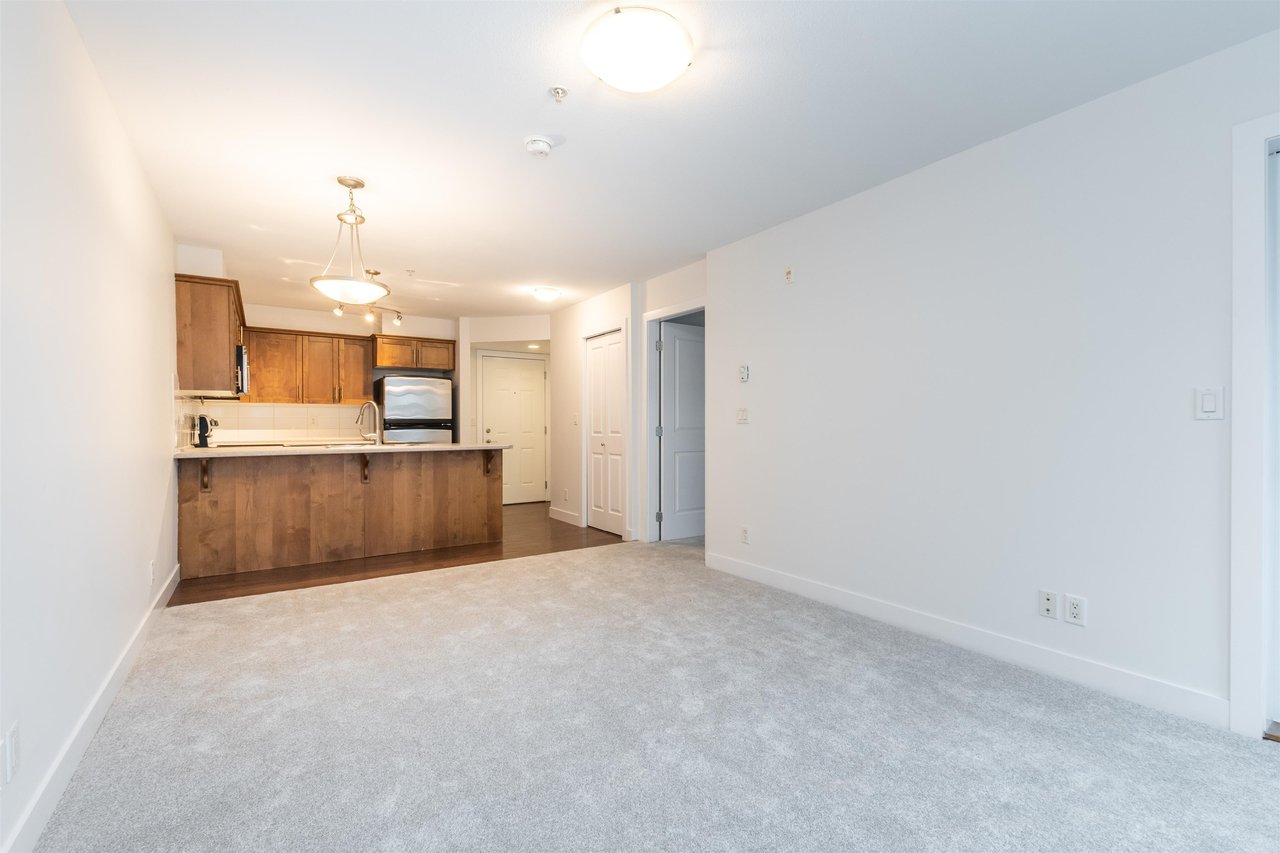 202-9422 Victor St