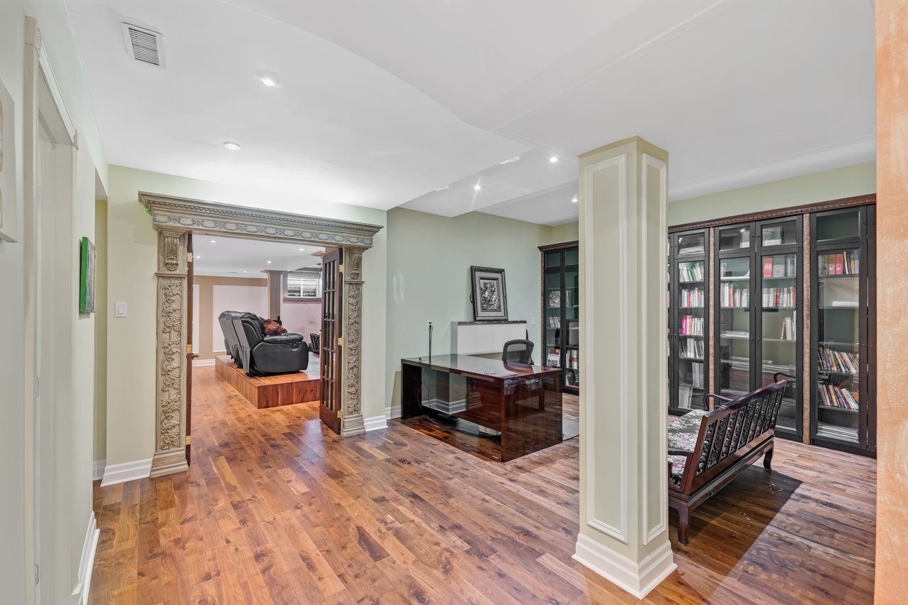 2126 Parker Dr