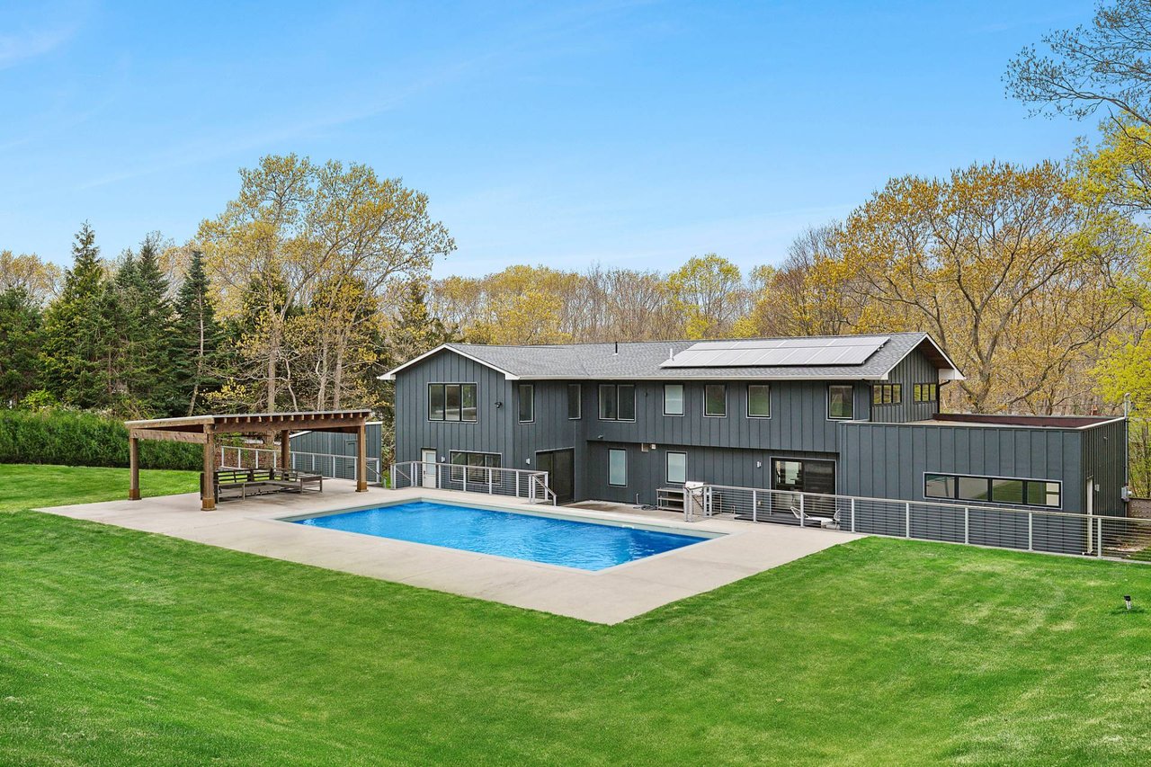 54 Hillside Ave