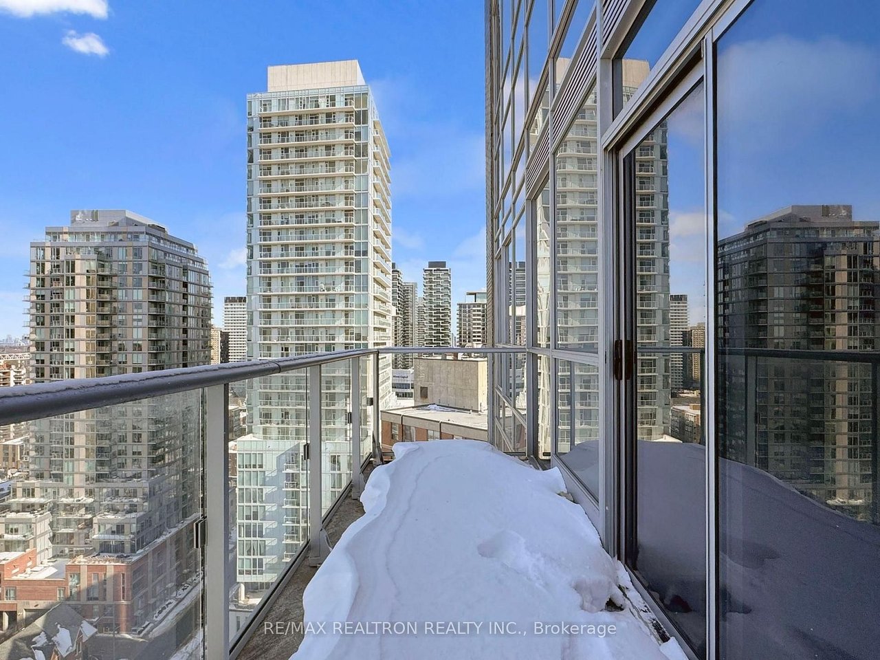 PENTHOUSE ON ENGLINGTON CROSSTOWN LRT