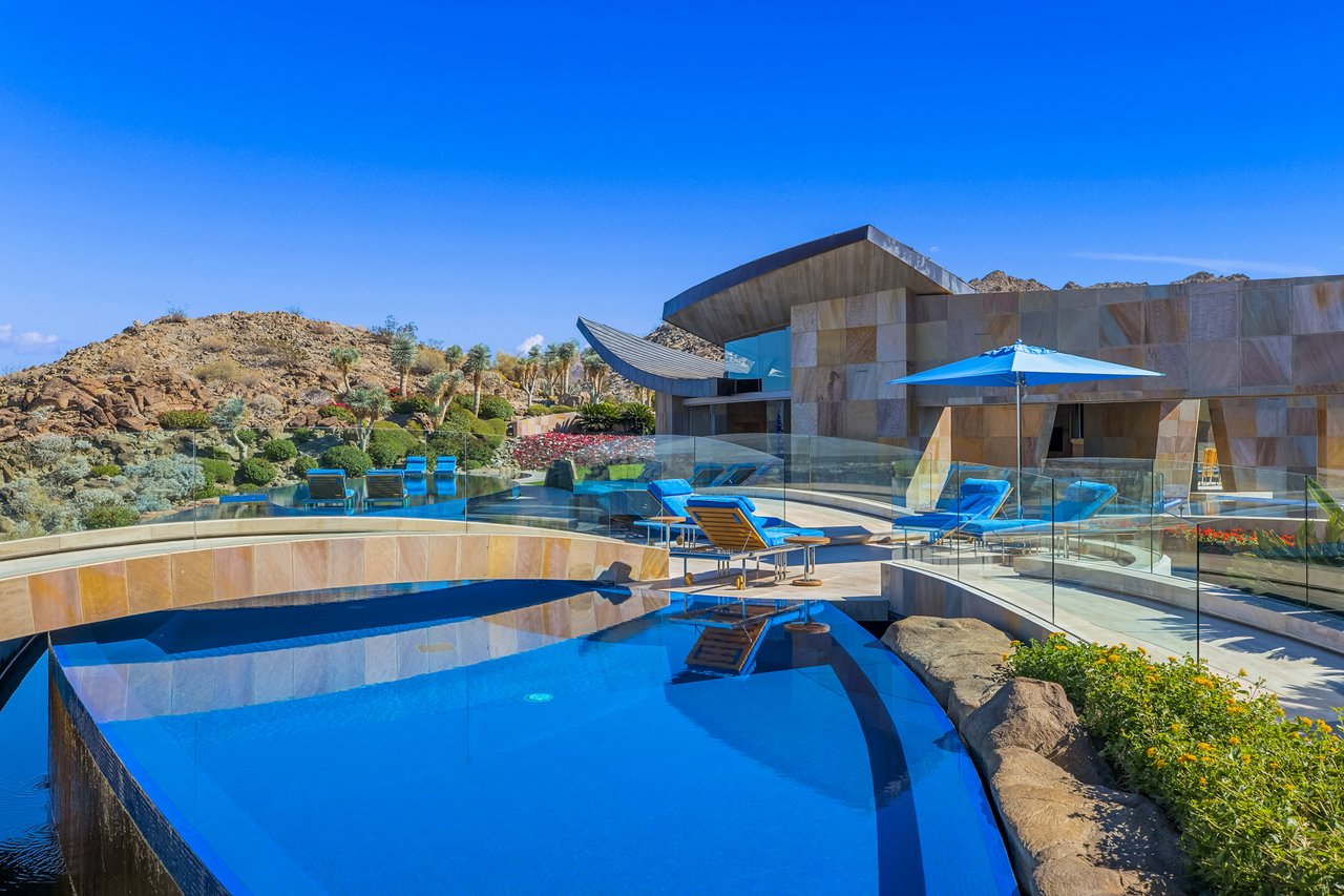 706 Summit Cv