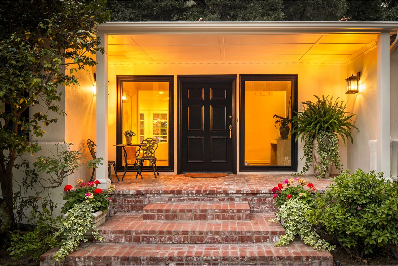 2533 Benedict Canyon Drive