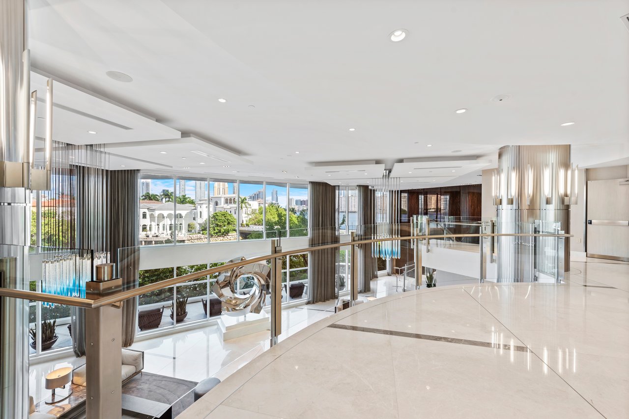 6000 Island Blvd # 2507