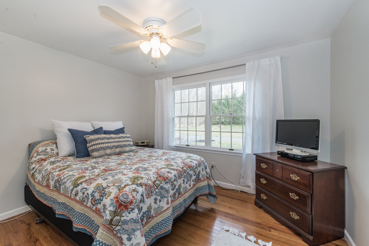 212 Deerlea Ln