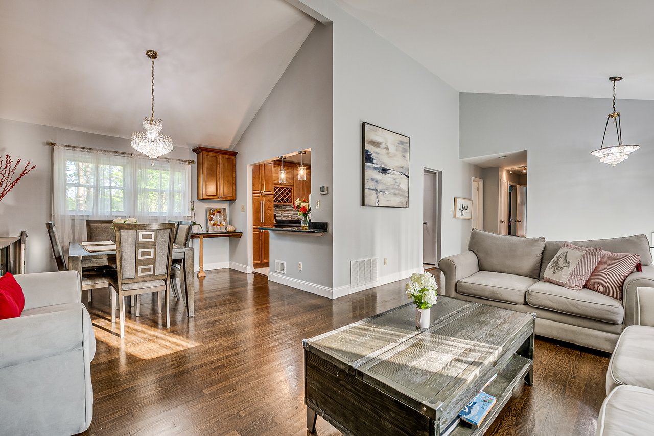 12 Sherry Rd