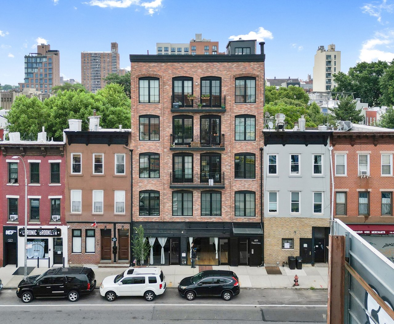 Christopher Leahy Of MRM Equity Acquires Multifamily Asset From Chaim Wurzberger For $7.25M