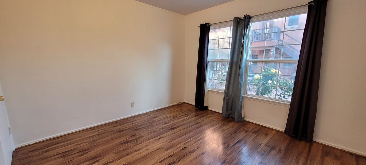 4 Units in Los Angeles