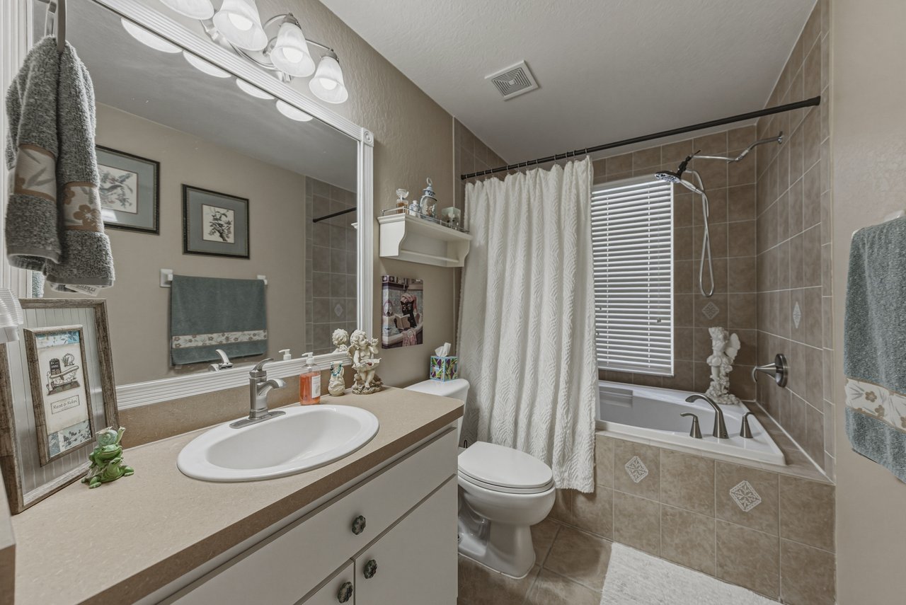 12215 WOODLANDS CIR