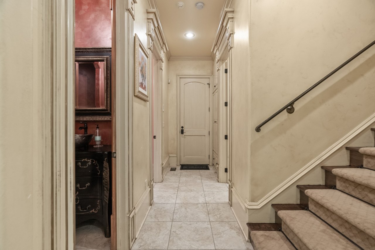 106 Orle Dr