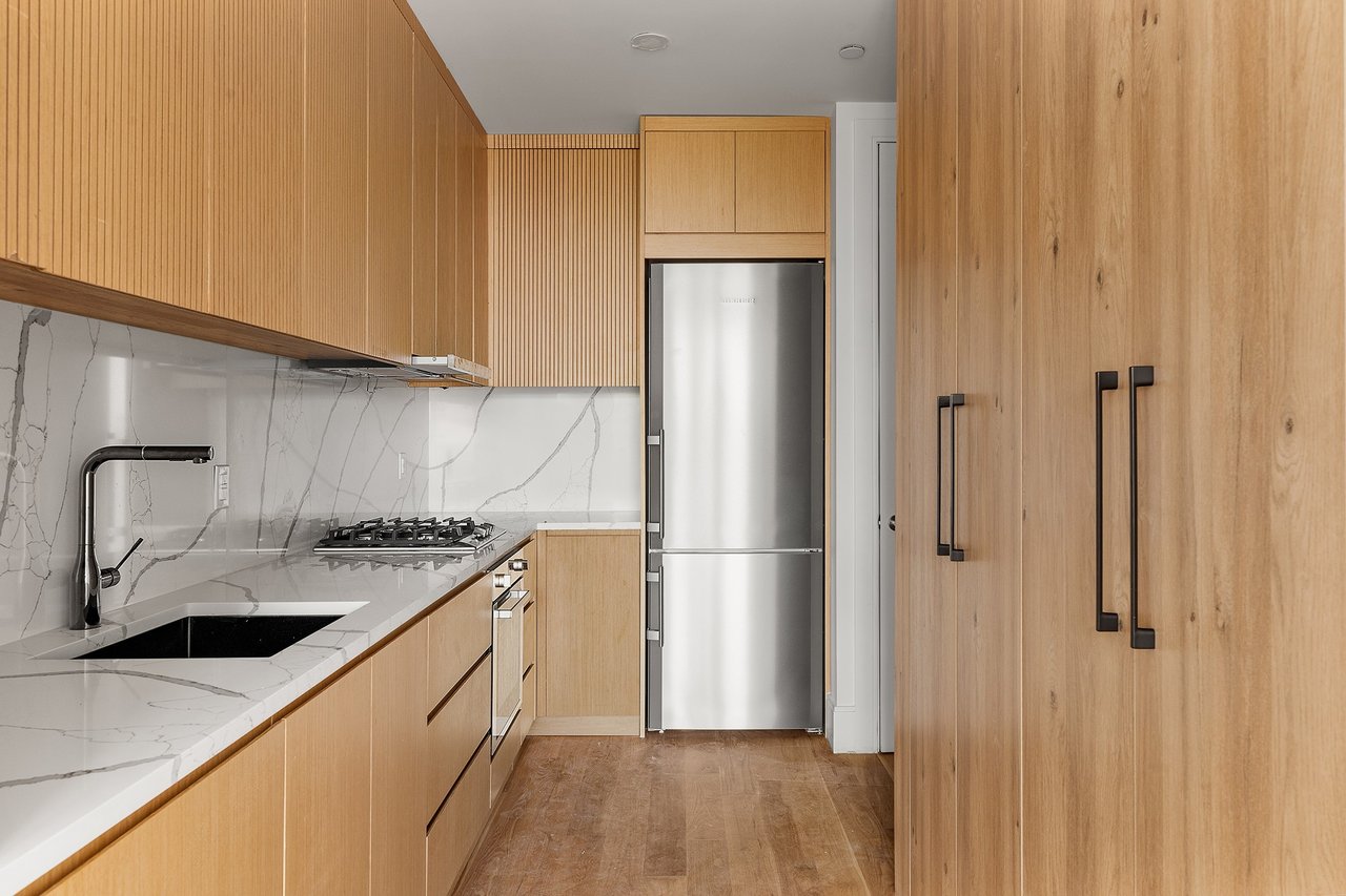 183 Mc Guinness Boulevard 1A