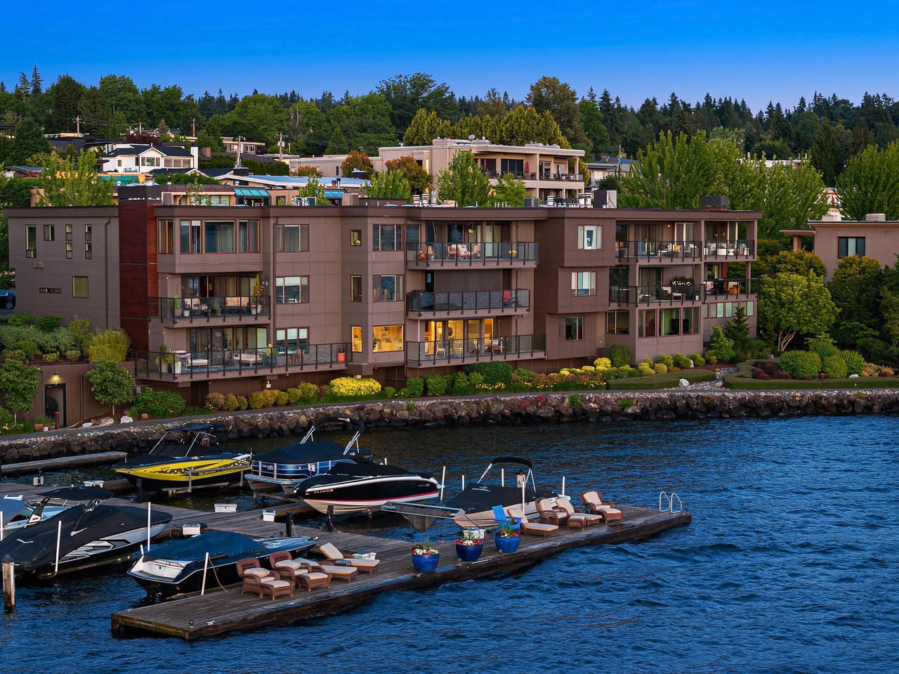 827 Lake Street S Unit: 208