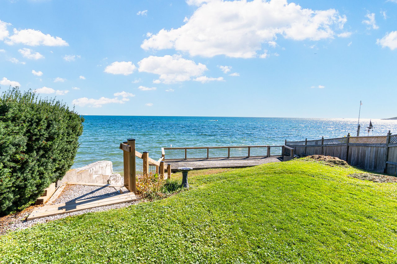 407 Lake Promenade