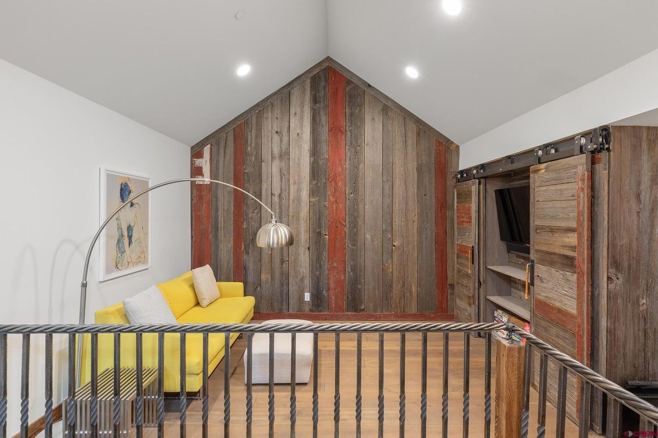 618 Mountain Village Blvd #401