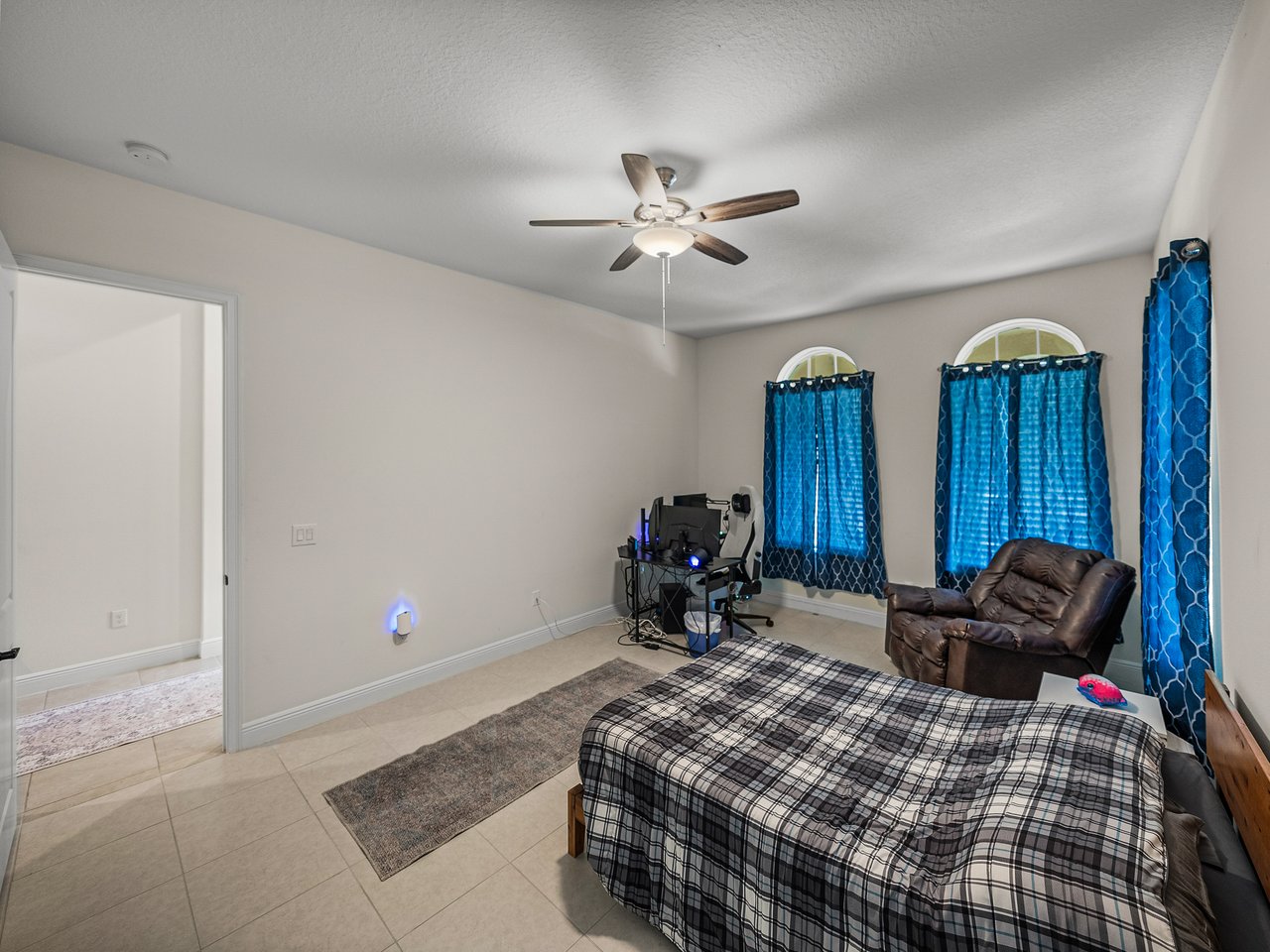 14198 THOROUGHBRED DR