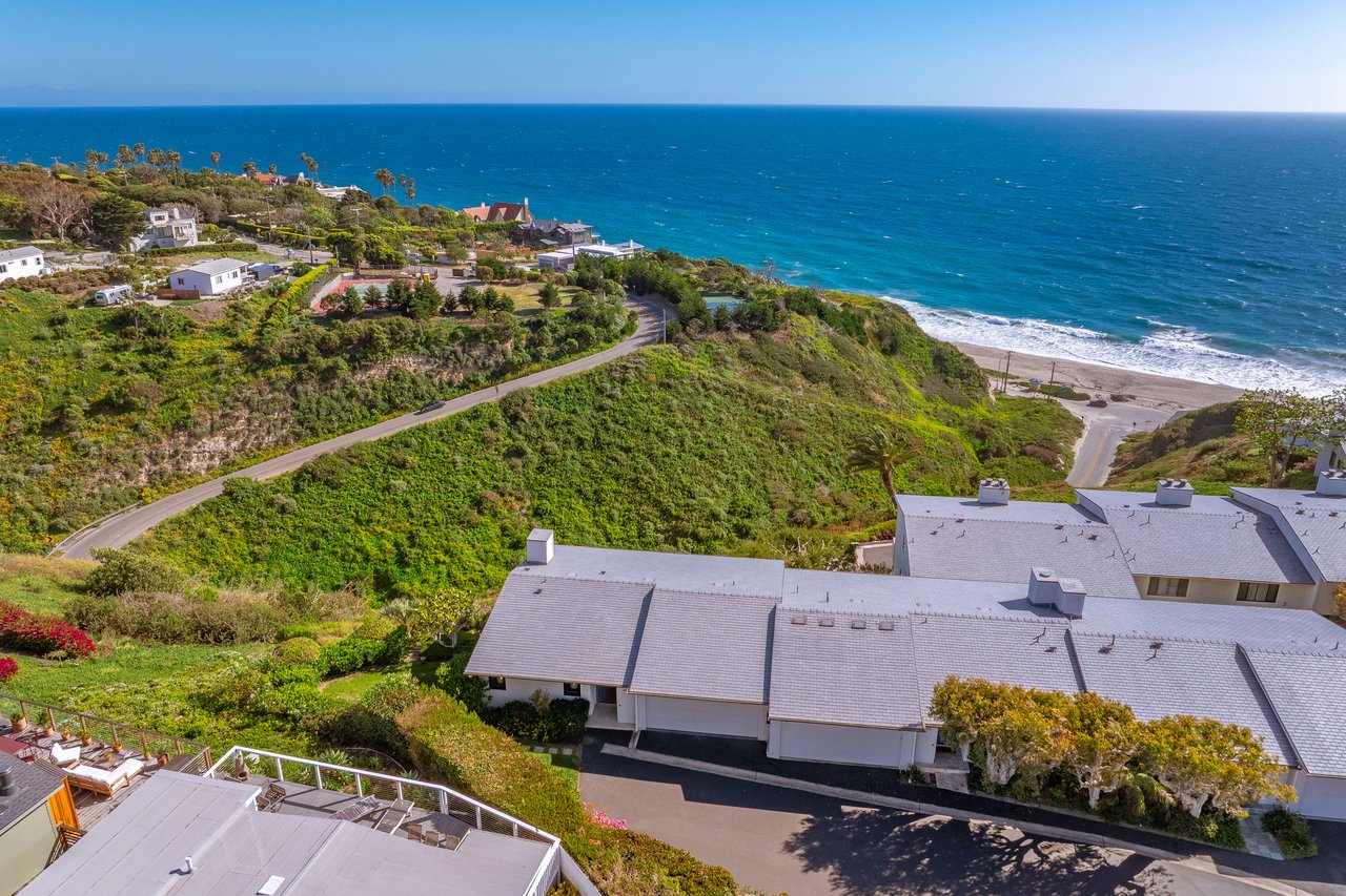 Sensational Bluff Top Malibu Townhome