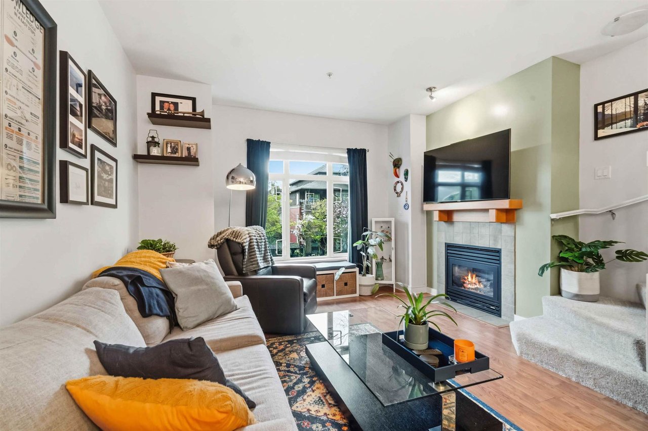 222-600 Park Crescent