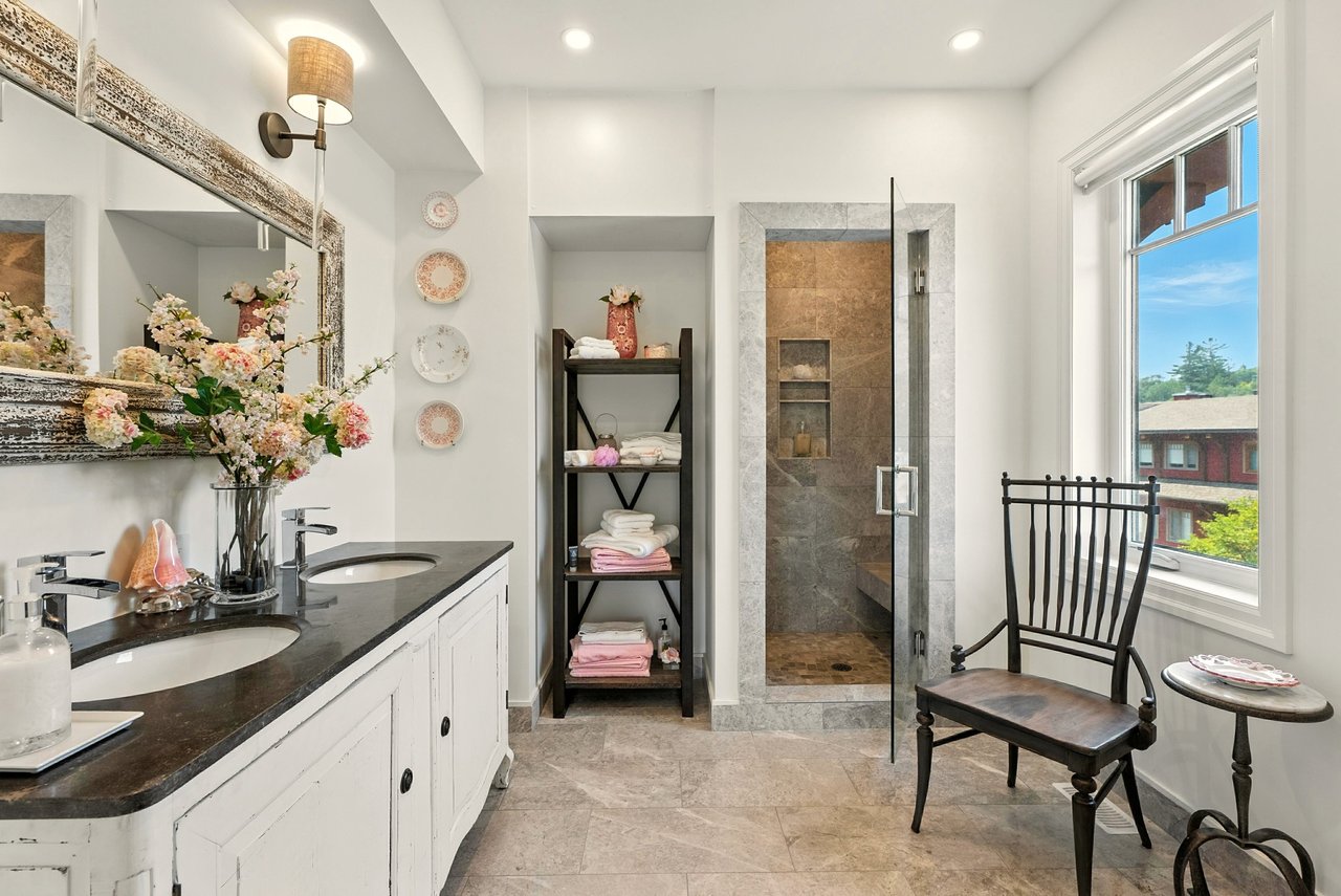 #205 - 97C JOSEPH STREET