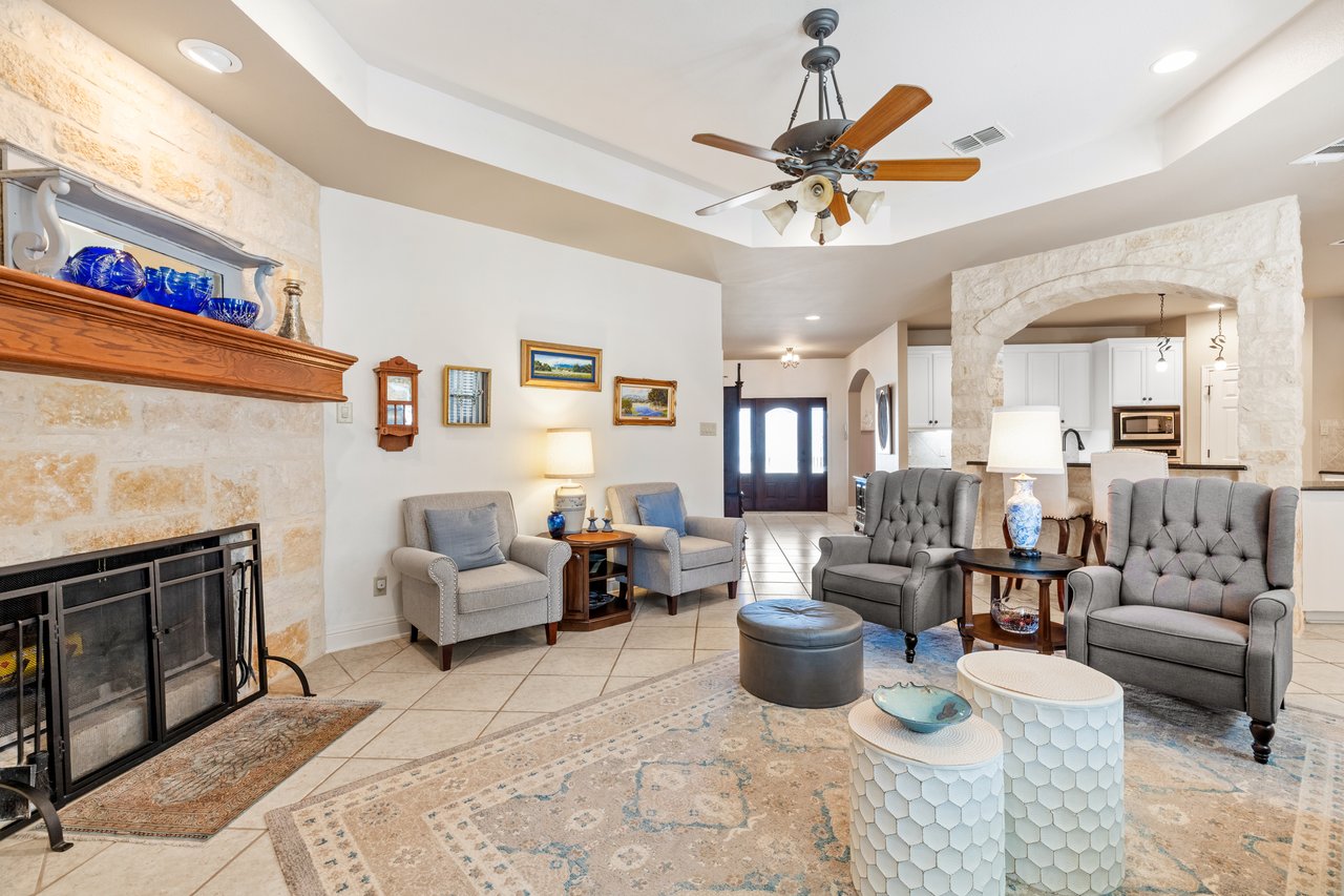 156 Northview Ln, Fredericksburg, TX