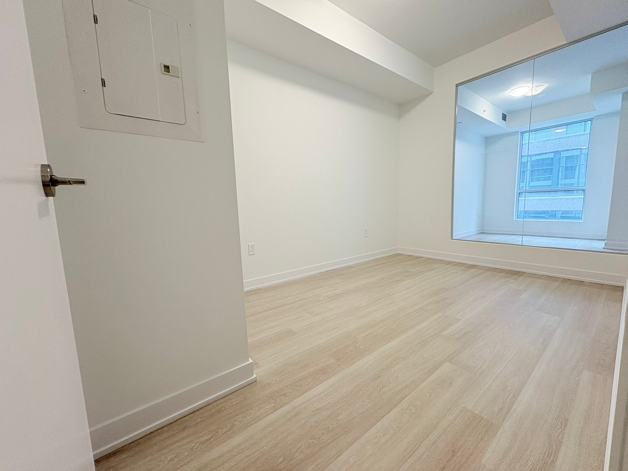 15 Richardson Street, Toronto Unit: 427