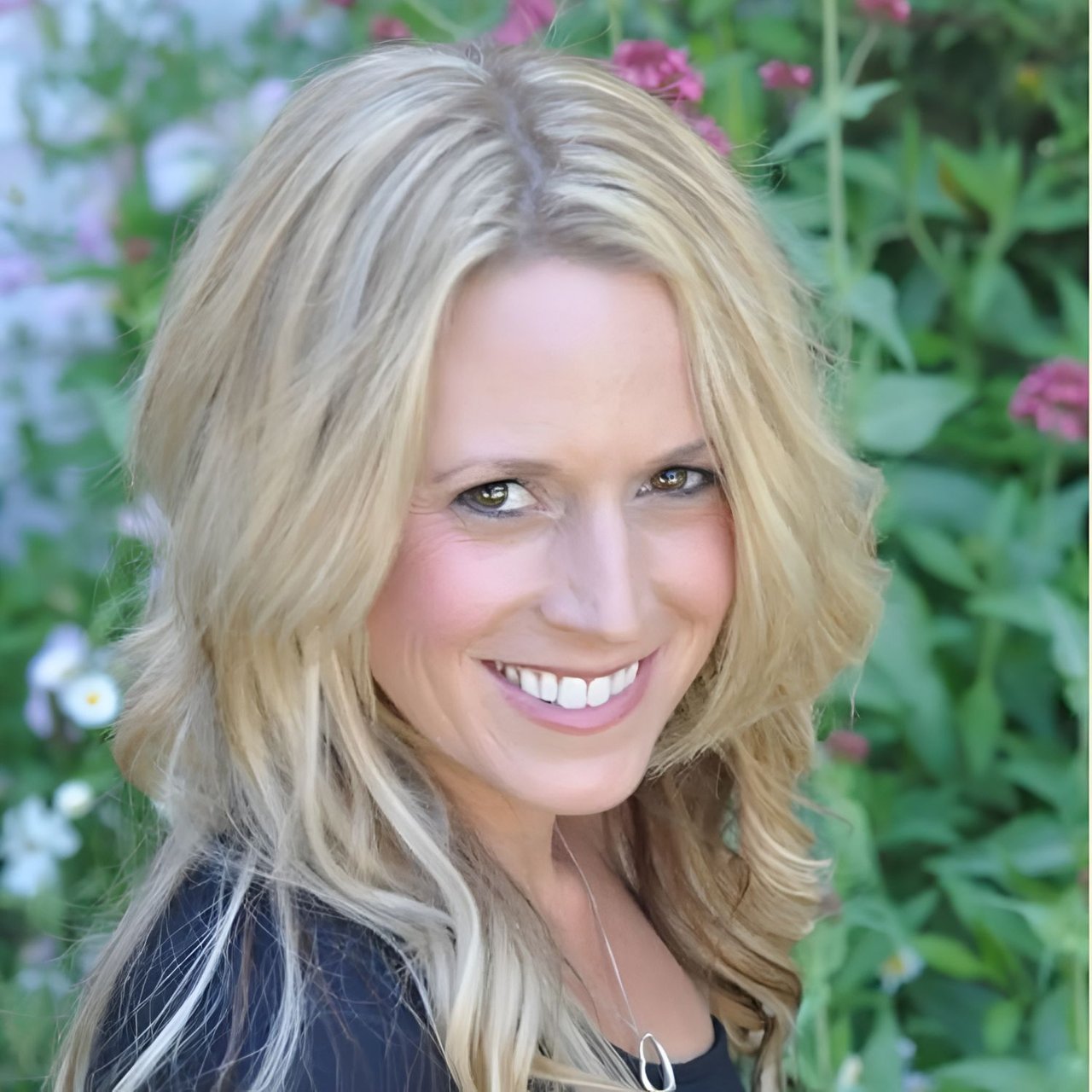 Genevieve Gould Ojai, CA Real Estate Agent Headshot