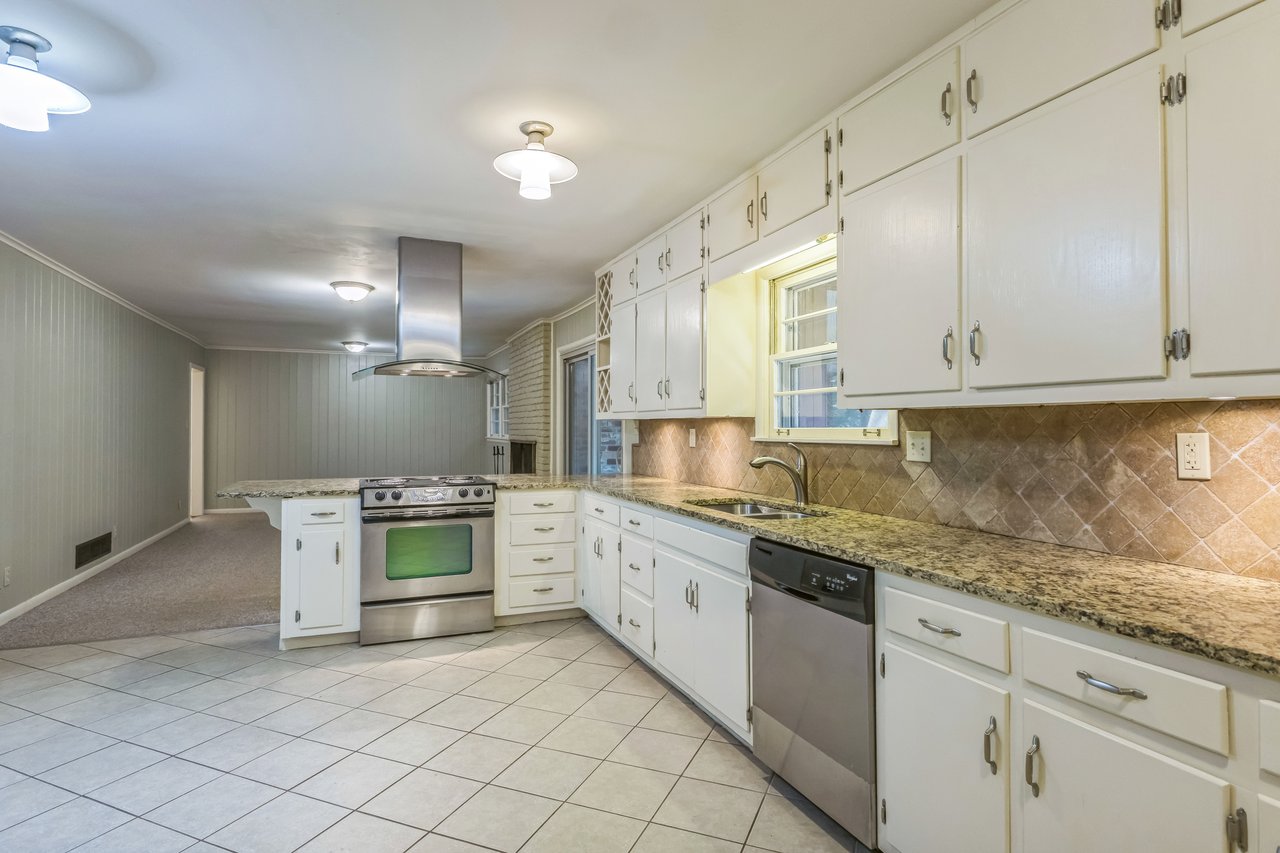 1646 Rainier Falls