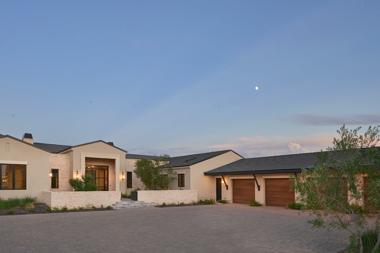 5524 N HOMESTEAD Lane