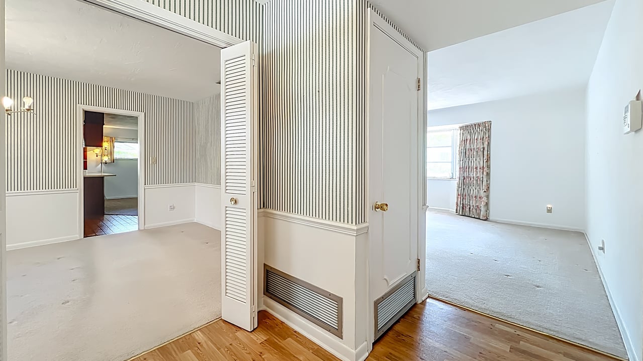 Mid-Century Modern 4-Bedroom in Dommerich Hills, Maitland