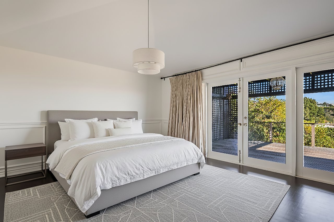 1612 Gilcrest Dr, Beverly Hills