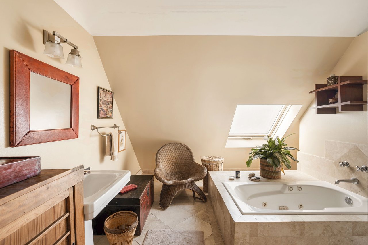 2536 Beverley Ave, Santa Monica 