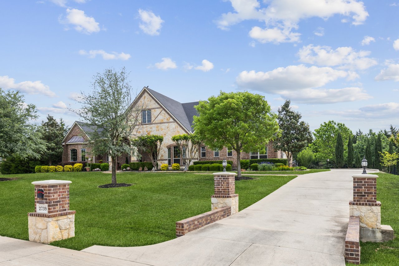 A Gorgeous Wolf Creek Home in Lucas Has Just Come Onto the Market