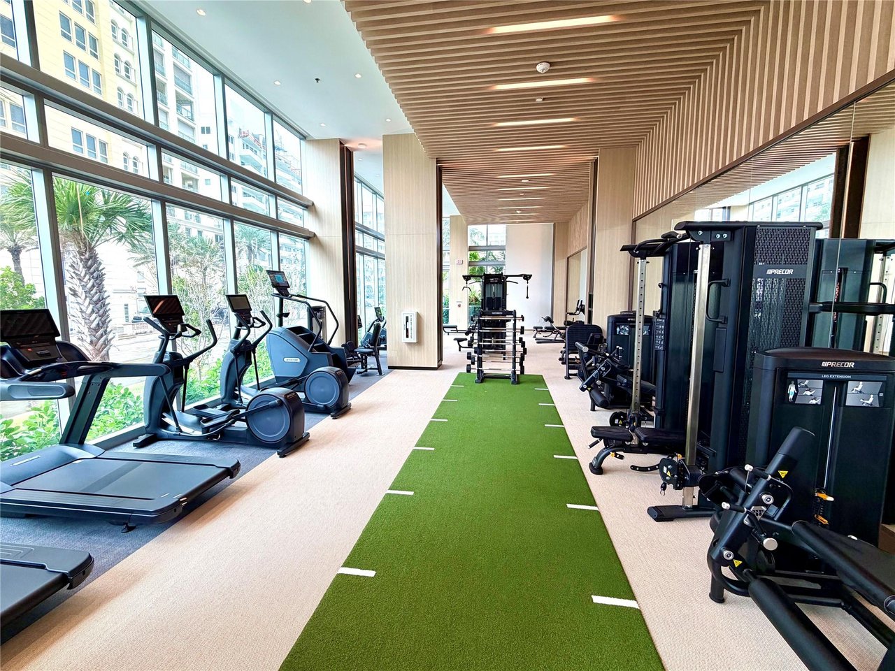 153 N Seabreeze blvd S-2101