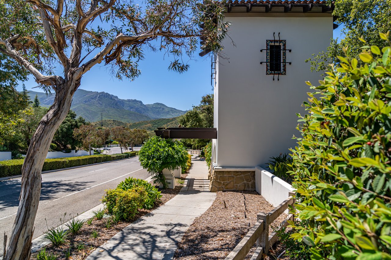 Rancho Dos Vientos Entrance