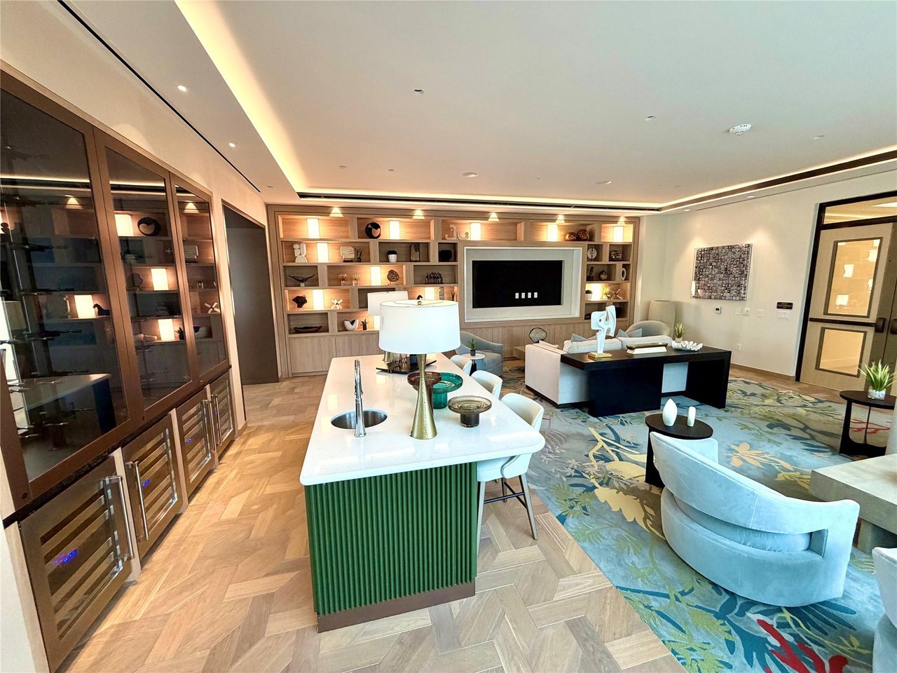 153 N Seabreeze blvd S-2101