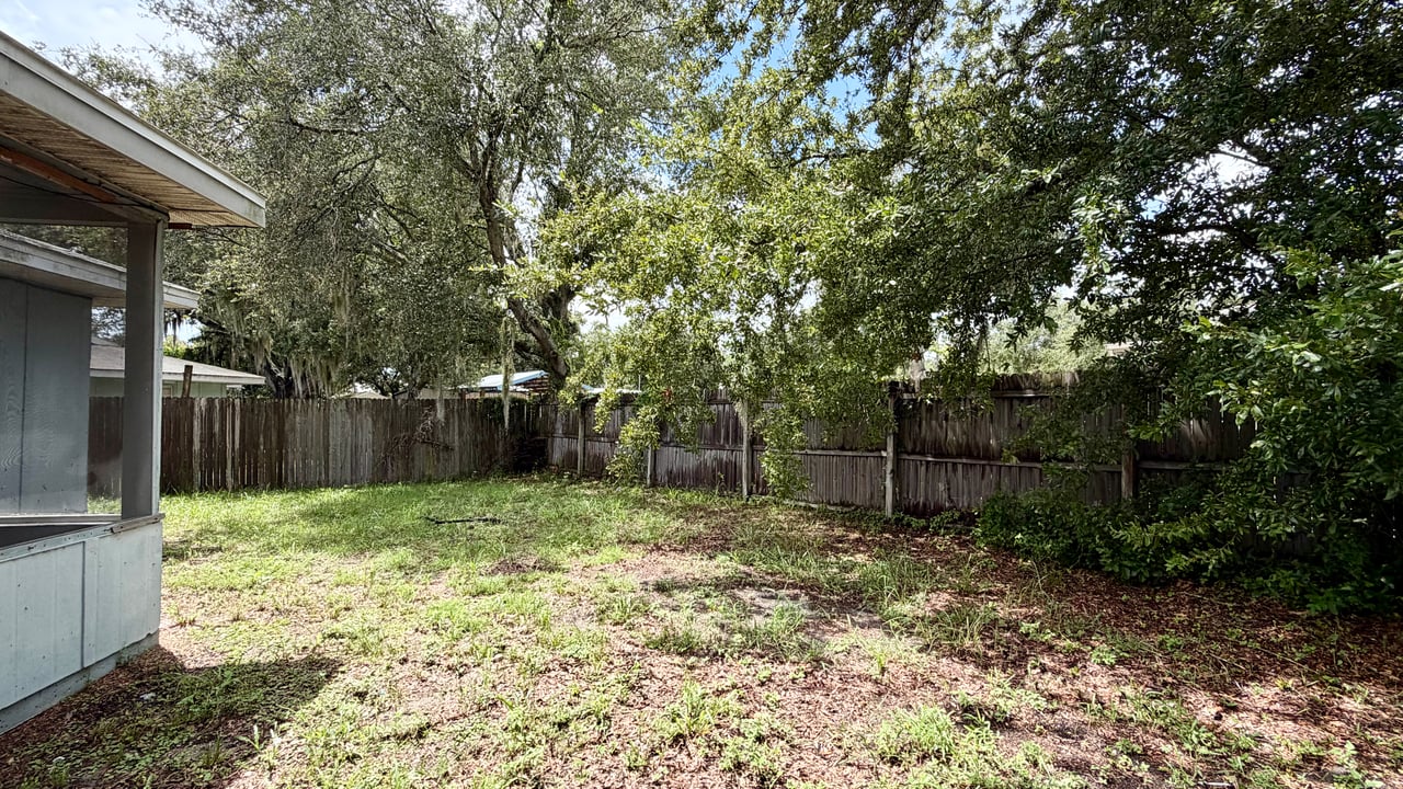 Casselberry Two-Bedroom Unit in Half-Duplex with Private Yard
