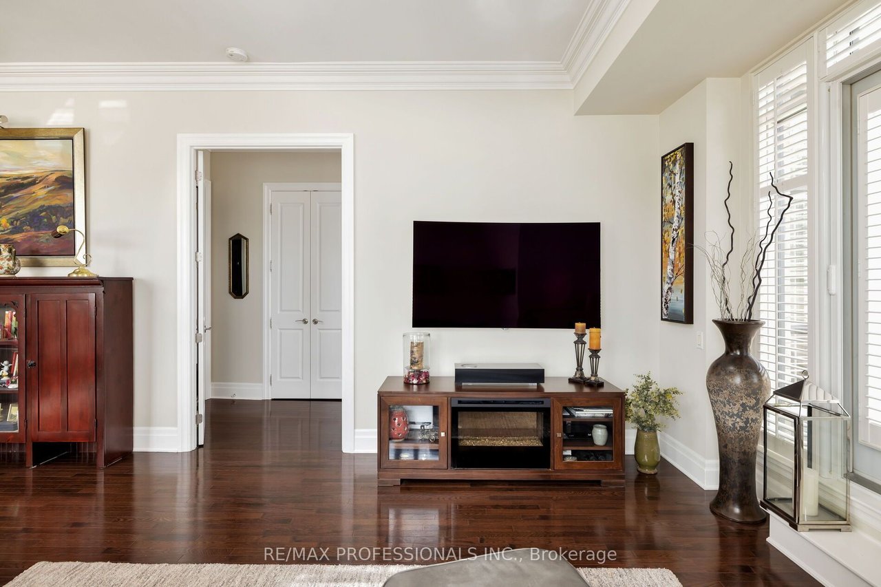 LOWER PENTHOUSE LUXURY 