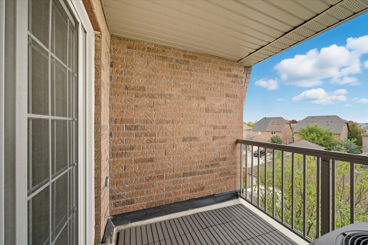 #23 - 20 Greensborough village Circ