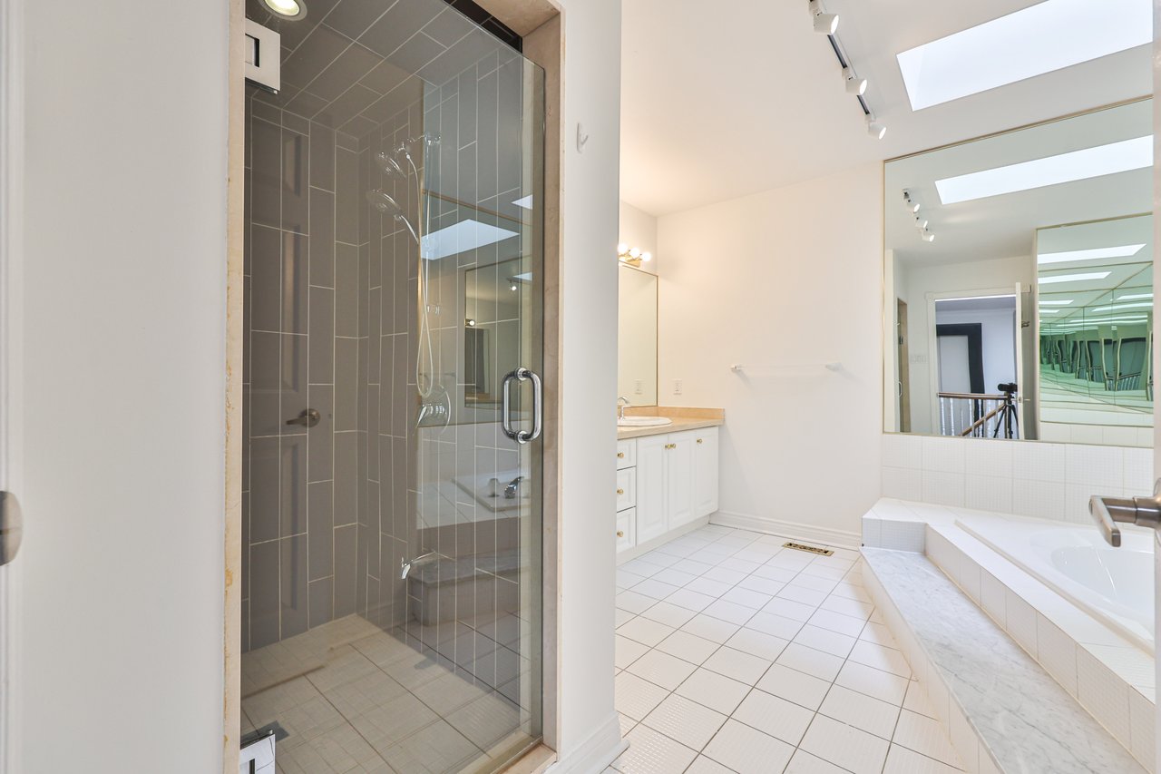 108 Whittington Place, Oakville