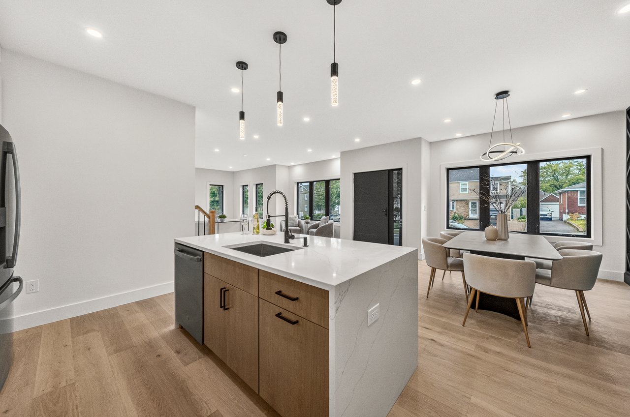 887 Linden Ave, Ridgefield, NJ 07657