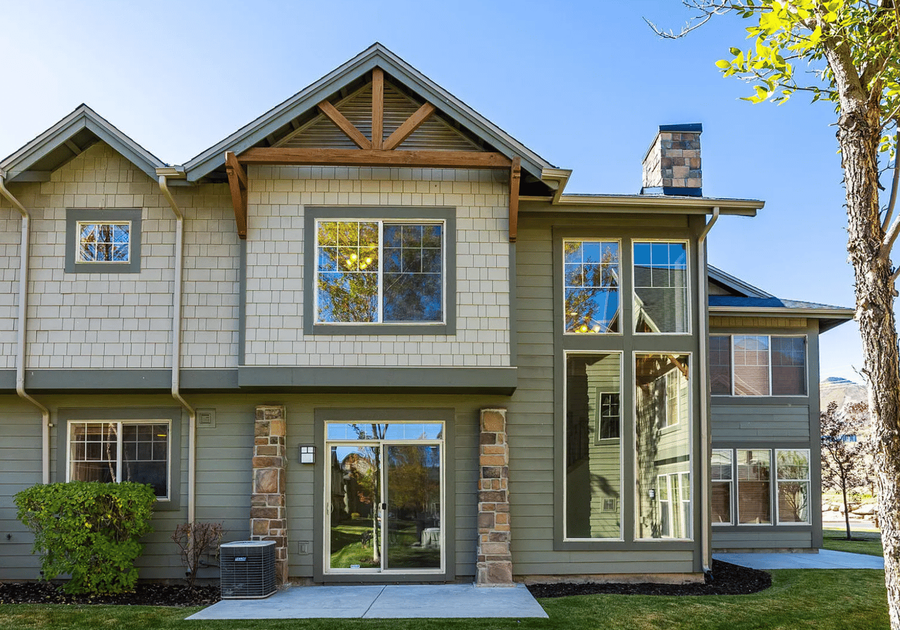 6078 N Fox Point Cir, #C-1