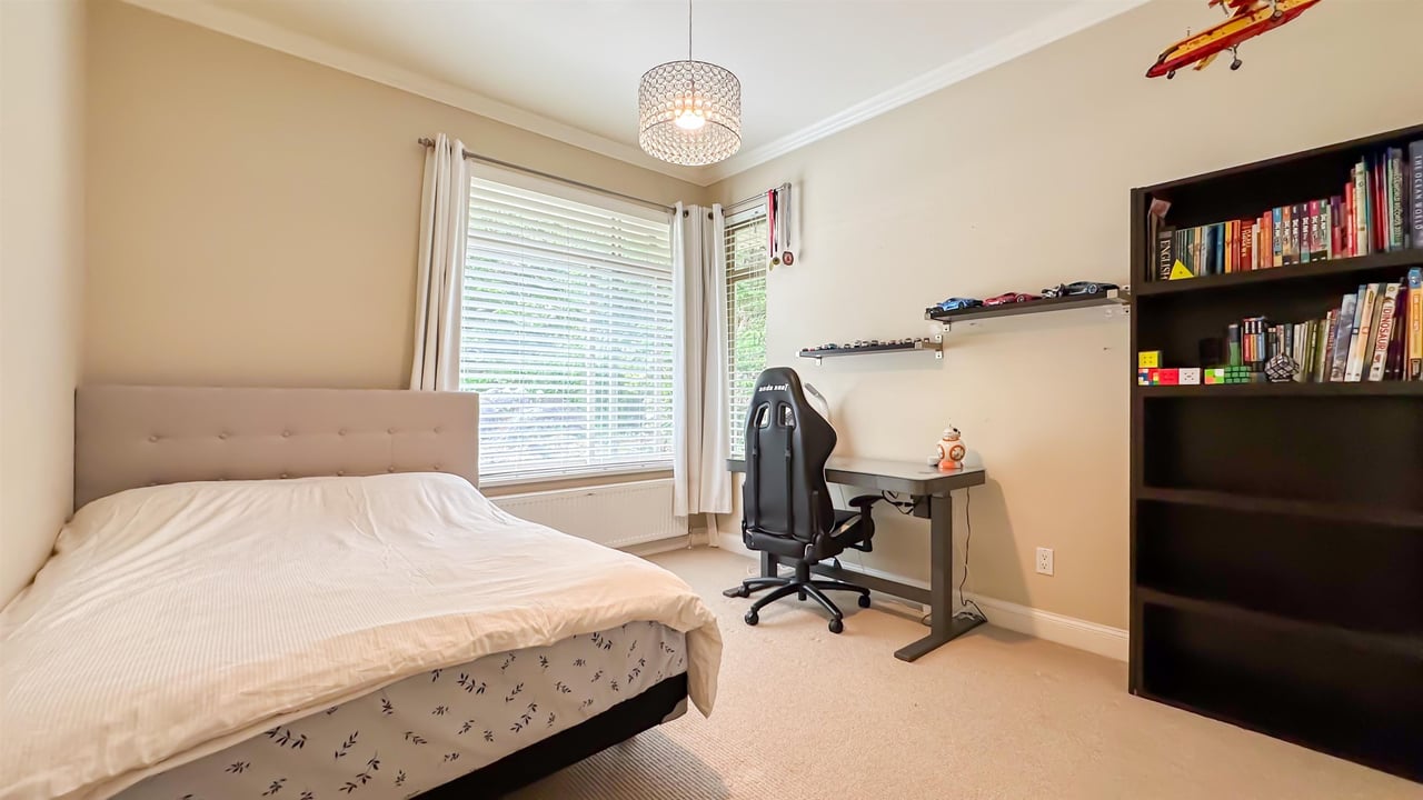 158 Stonegate Dr