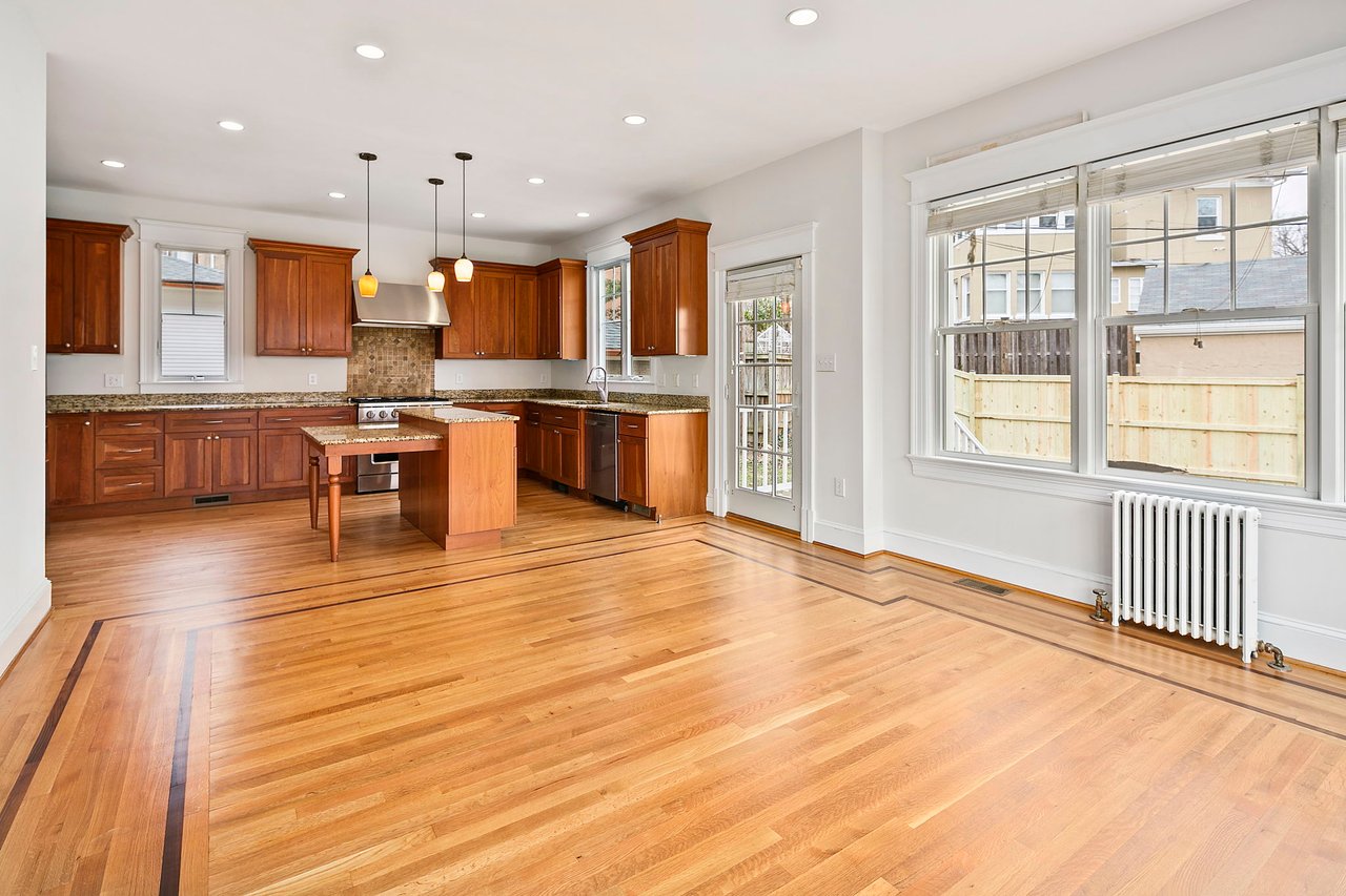 1501 Hamilton St NW