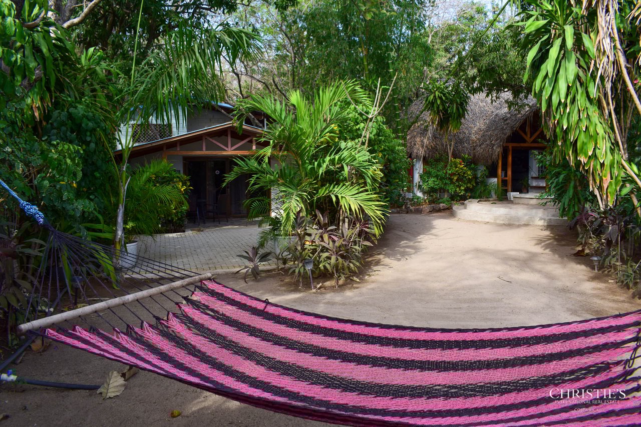 Hotel Las Tortugas - Legendary Beachfront Boutique Hotel 