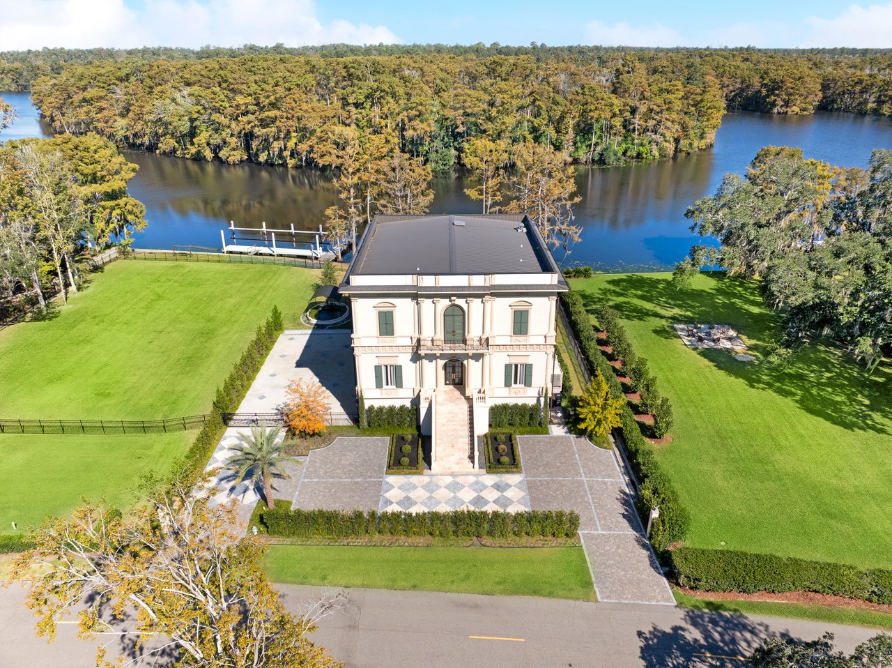 432 Magnolia Ln