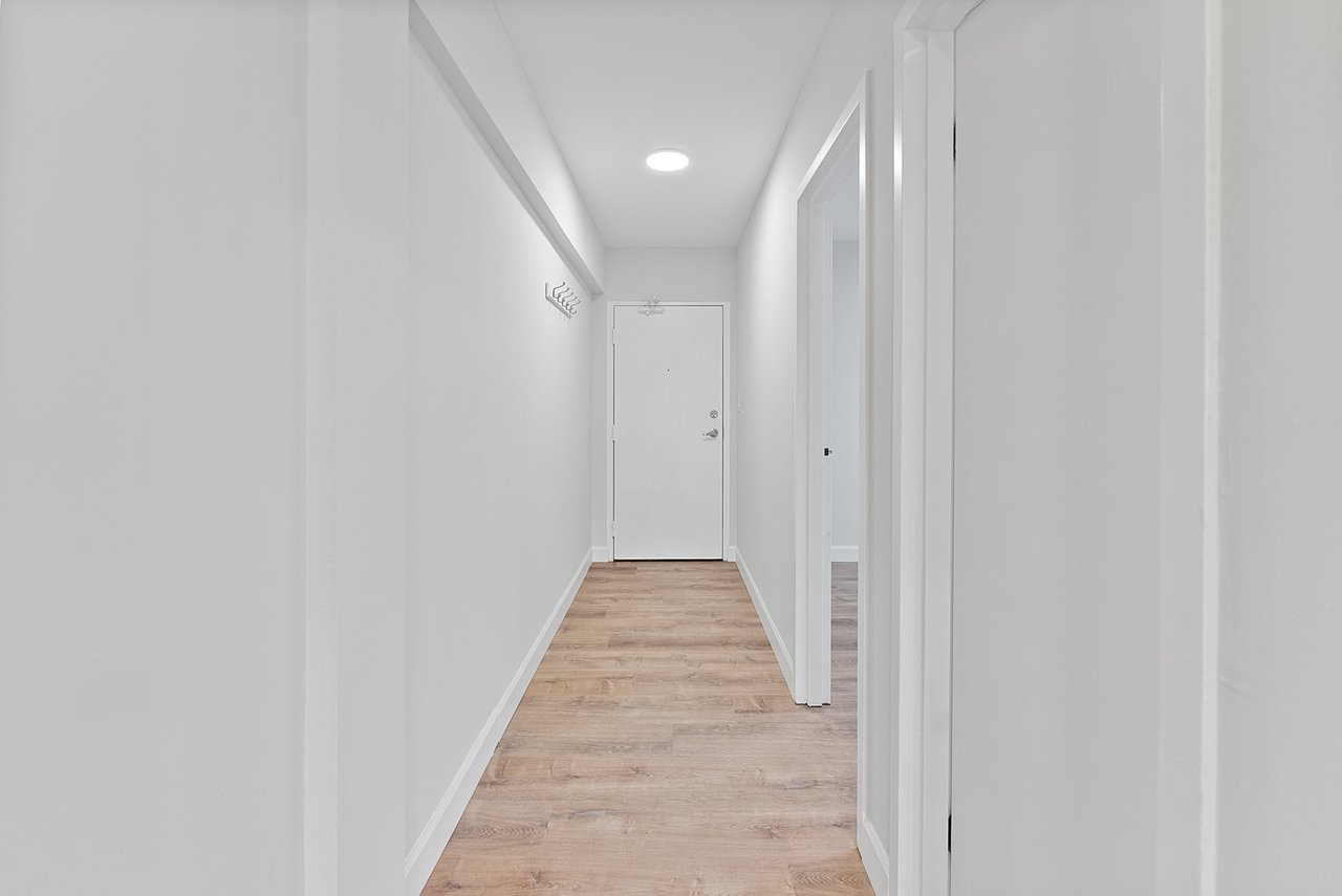 1328 Gerrard Street E 302