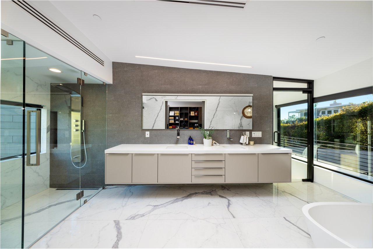 Price Cut or Pull the Listing? What Laguna Beach Sellers Should Do After 60 Days