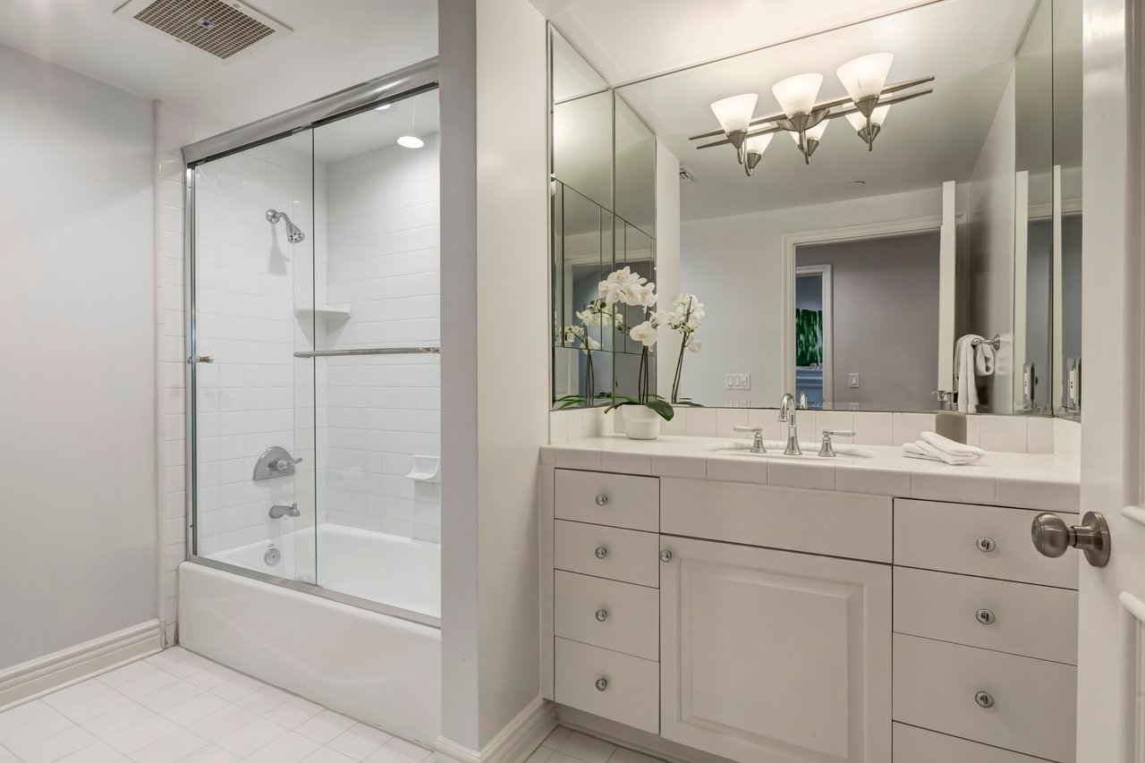 430 N Oakhurst Dr Unit: 105