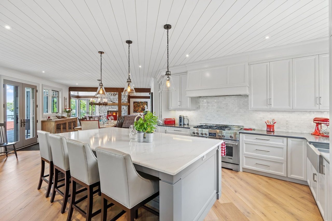 Luxury Home on Lake Rosseau