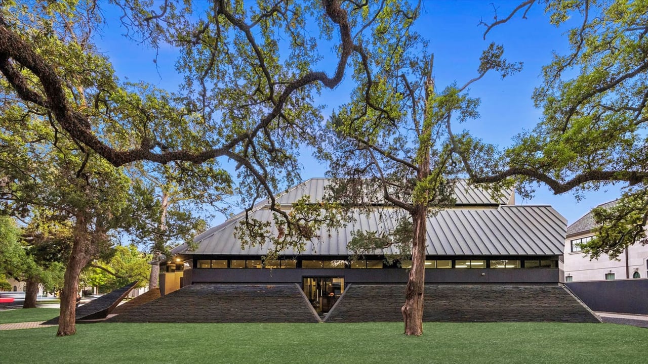 Houston’s ‘Darth Vader’ House Is Back Up for Sale. See Why It’s Out of the Dark Side.