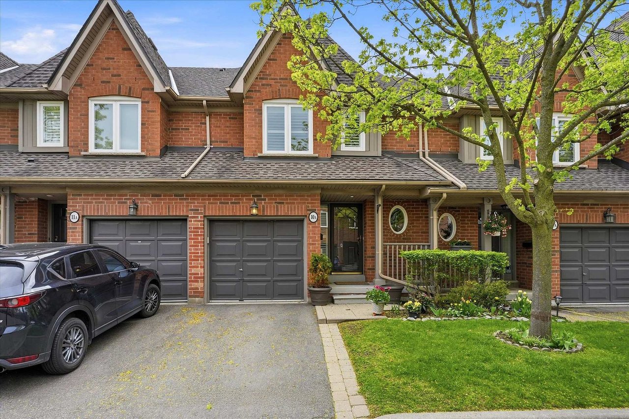 TH10A - 1064 Queen Street W